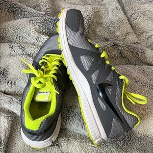 Nike Men's Gray and Neon Yellow Athletic Shoes